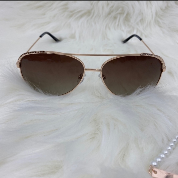 Betsey Johnson sunglasses gift set pearls pouch - Picture 2 of 8